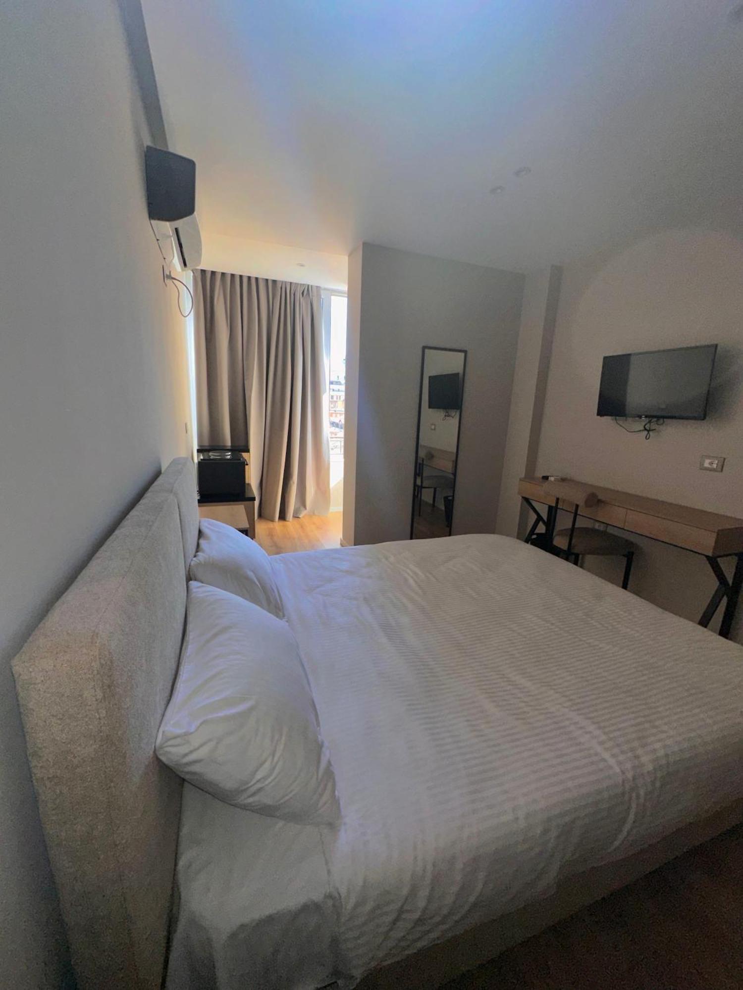 טיראנה Amazon 8 Guesthouse מראה חיצוני תמונה