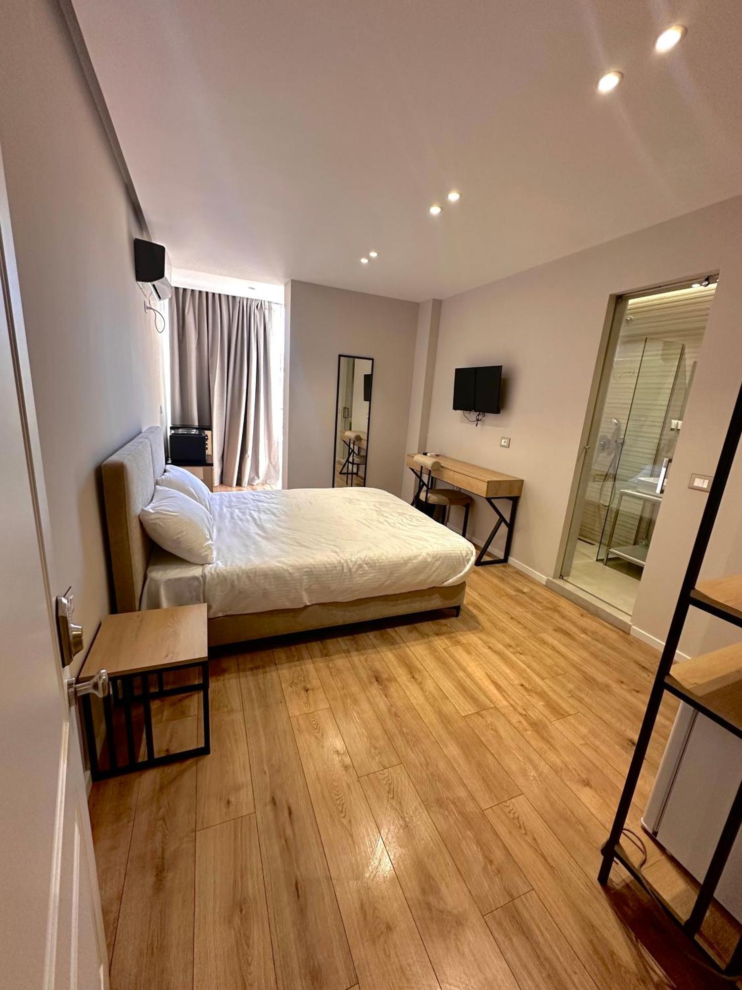 טיראנה Amazon 8 Guesthouse מראה חיצוני תמונה